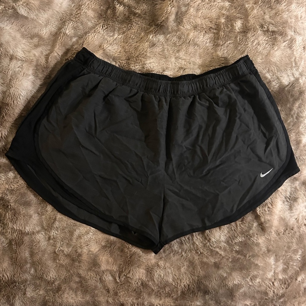 Nike Women's Dri-FIT Tempo Short